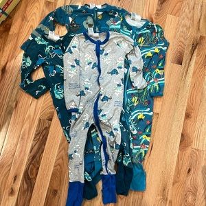 Bundle of size 2 bonds wondersuit pajamas